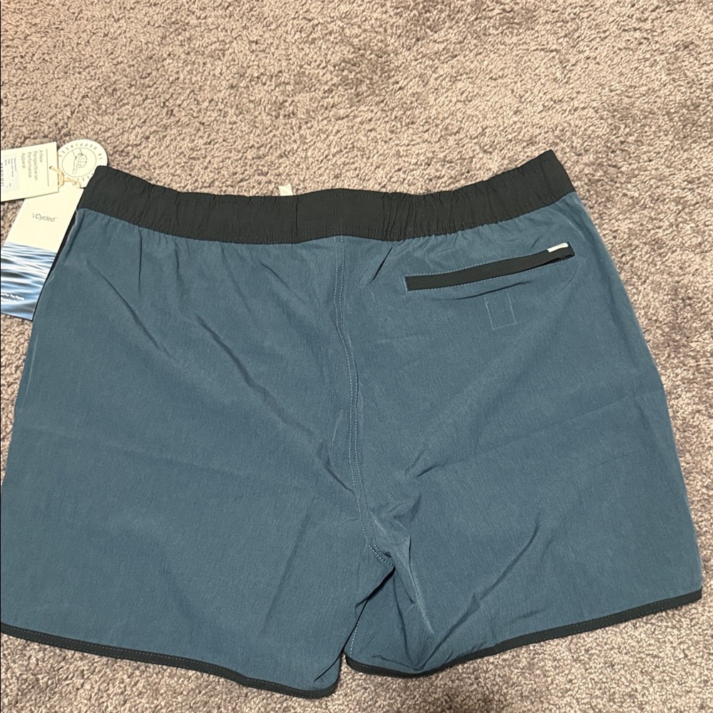 Vuori Banks 5” Athletic Shorts - NWT - Picture 2 of 3